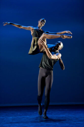 Ballet Black Cira Robinson and Damien Johnson in Henri Oguike's 'Da Gamba'